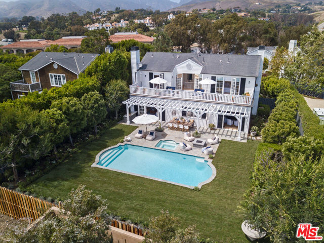 28870 Hampton Place, Malibu CA: https://media.crmls.org/mediaz/60f1590e-807c-461d-a4f4-a329446fda6d.jpg