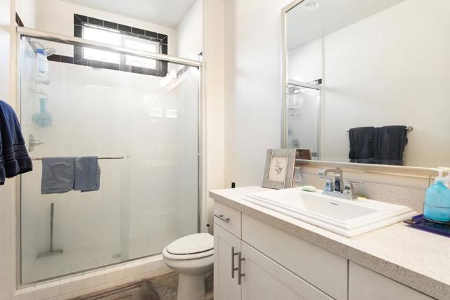 4553 Via Veneto, Palm Desert CA: https://media.crmls.org/mediaz/60f1a580-29cf-4f66-abf3-39e517d0bc0a.jpg