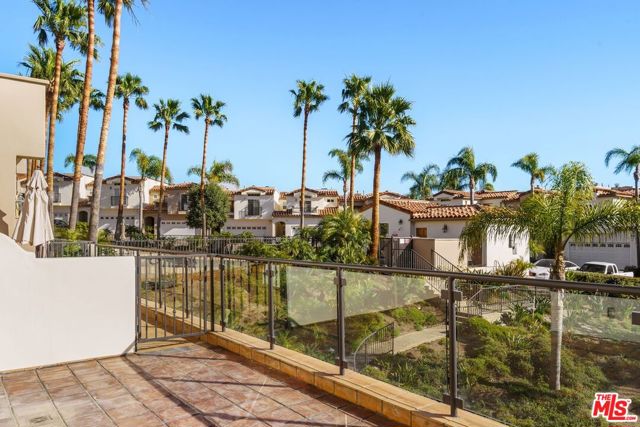 6436 Lunita Road, Malibu CA: https://media.crmls.org/mediaz/60f1f6ee-2cd6-4243-bd9f-425404d77bc9.jpg