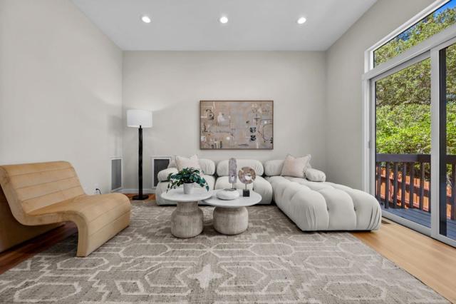 3554 Oak Knoll Drive, Redwood City CA: https://media.crmls.org/mediaz/60f30f36-4f1a-4d43-9ce1-1e03d5900295.jpg