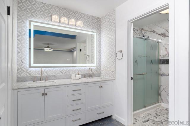 12274 Gay Rio Dr, Lakeside CA: https://media.crmls.org/mediaz/60f316ff-7115-490b-ab56-2d83a08ee46f.jpg