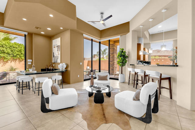 50050 Camino Privado, La Quinta CA: https://media.crmls.org/mediaz/60f37f71-a1ee-48dd-82bf-037f03df5dd2.jpg