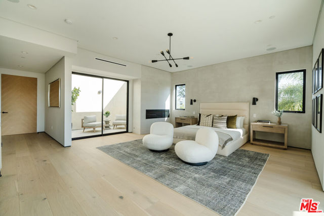 819 N Ogden Drive, Los Angeles CA: https://media.crmls.org/mediaz/60f3f5e6-8619-4860-b264-31834546f729.jpg