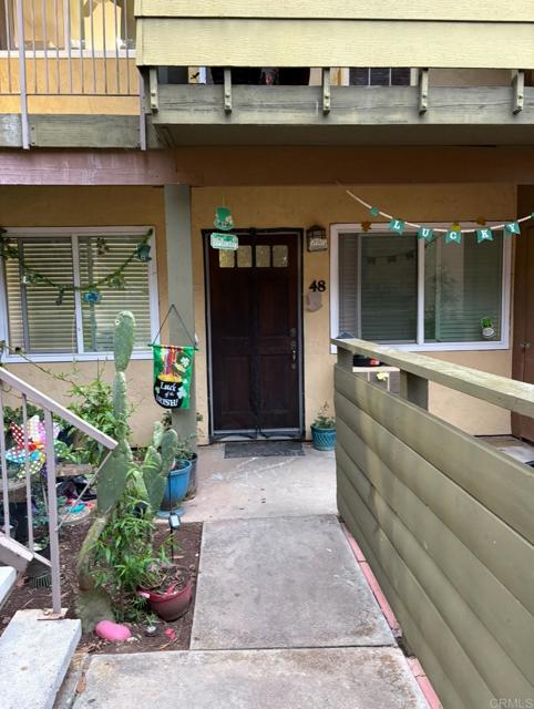 2041 E Grand Avenue, Escondido CA: https://media.crmls.org/mediaz/60f45cd6-0265-40e9-9582-bebc523d0c73.jpg