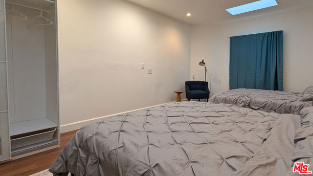 4925 W 20th Street, Los Angeles CA: https://media.crmls.org/mediaz/60f4d34c-47b3-4346-b0c6-5c2480c062cf.jpg