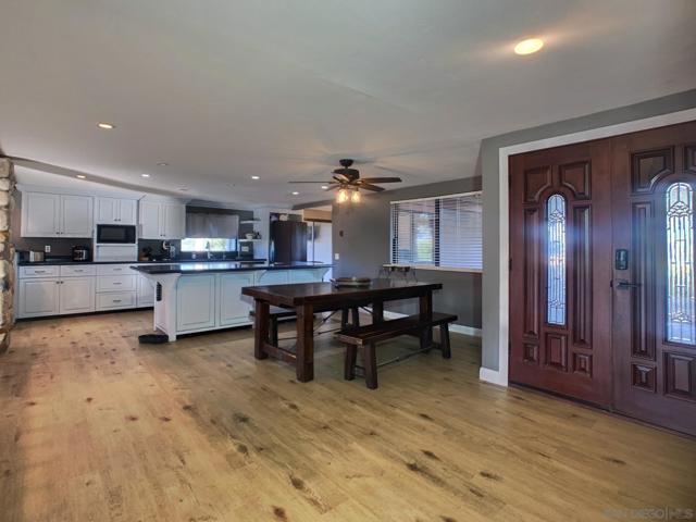 27332 Cool Water Ranch RD, Valley Center CA: https://media.crmls.org/mediaz/60f4d6ad-3196-412a-85ca-30159b5f0d3f.jpg