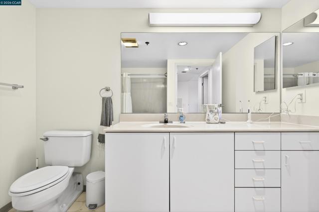 988 Franklin St, Oakland CA: https://media.crmls.org/mediaz/60f54735-8709-43fe-b580-85142727b319.jpg