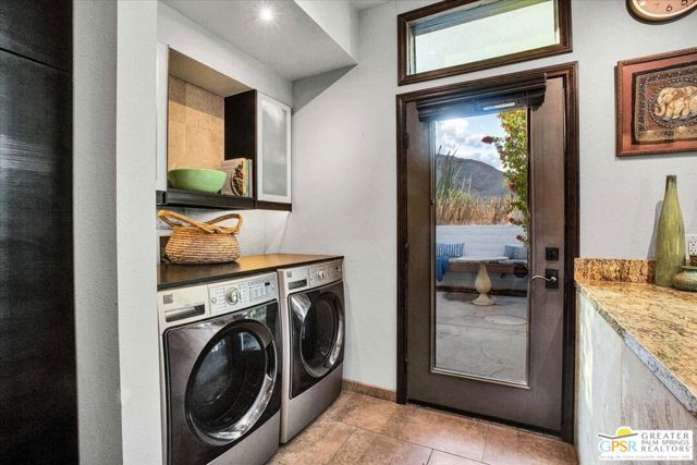 45864 Shadow Mountain Drive, Palm Desert CA: https://media.crmls.org/mediaz/60f57bf7-6c1b-4fed-bf05-6400b7838a51.jpg