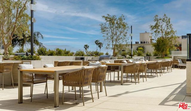 11750 Wilshire Boulevard, Los Angeles CA: https://media.crmls.org/mediaz/60f635ad-8f19-4469-9c2b-2e5c049192f3.jpg