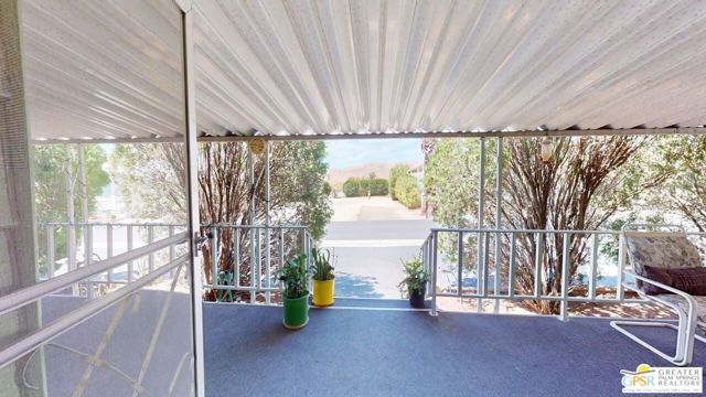 18555 Roberts Road, Desert Hot Springs CA: https://media.crmls.org/mediaz/60f63eea-d6a0-44f4-a715-29628f98cd37.jpg