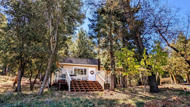 3306 Oak Grove, Julian CA: https://media.crmls.org/mediaz/60f71806-b8aa-4618-93cc-9f1d8007f0f1.jpg