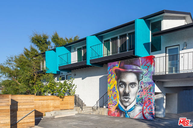 906 HYPERION Avenue, Los Angeles CA: https://media.crmls.org/mediaz/60f7aac8-c737-419d-a8a7-67cebf5377c8.jpg