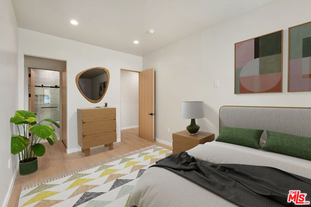 17510 Miranda Street, Encino CA: https://media.crmls.org/mediaz/60f7eba6-b423-477d-855f-7c7b9acd2c9b.jpg