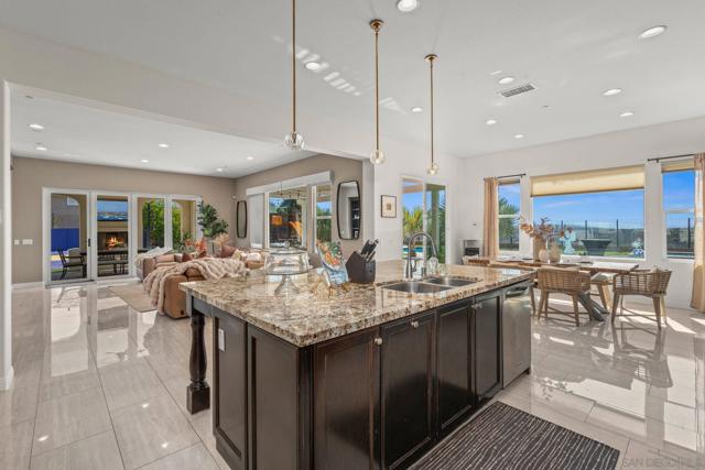 15255 Via Santa Vienta, San Diego CA: https://media.crmls.org/mediaz/60f9003c-e647-4454-b179-06d38e4aaee3.jpg