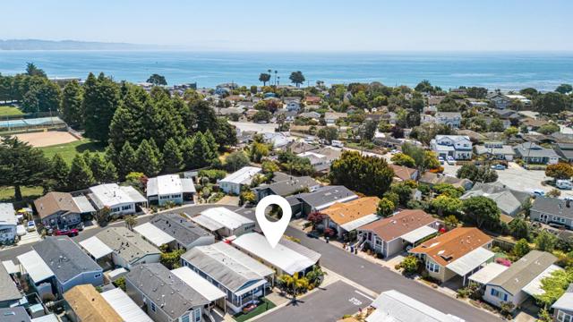 4160 Jade Street, Capitola CA: https://media.crmls.org/mediaz/60f90dc0-f1cb-4def-ad3a-9018378bb4ee.jpg
