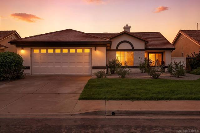 183 Plumosa Street, Oceanside CA: https://media.crmls.org/mediaz/60f98247-cd72-42b1-a69f-600f1ab48e12.jpg