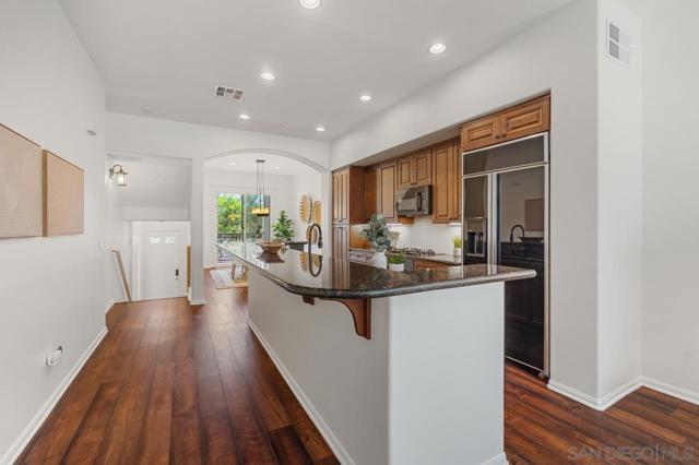 4880 Paramount Dr, San Diego CA: https://media.crmls.org/mediaz/60fa7d23-ef18-456b-bc1e-fd46f025261b.jpg