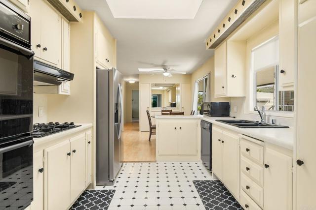 Image 11 of 38 For 8301 Mission Gorge Road  #131