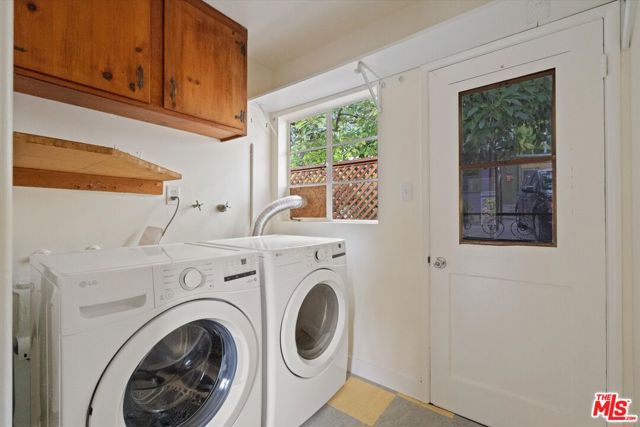 821 Laveta Terrace, Los Angeles CA: https://media.crmls.org/mediaz/60fc6558-fc85-4814-935e-35d132cb8b90.jpg