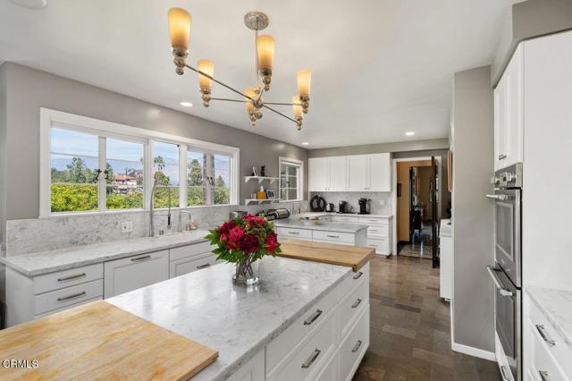 Detail Gallery Image 14 of 40 For 200 Fern Dr, Pasadena,  CA 91105 - 5 Beds | 6/2 Baths