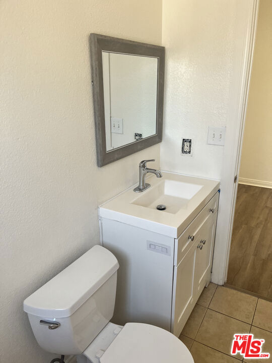 1256 W 25th Street, Los Angeles CA: https://media.crmls.org/mediaz/60fe16fd-4e79-4b8d-bde8-1f28e170fdf5.jpg