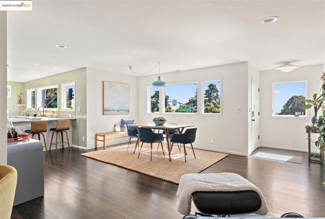 1000 Navellier St, El Cerrito CA: https://media.crmls.org/mediaz/60fe59eb-eb05-4480-92f0-f5c15a30ed16.jpg