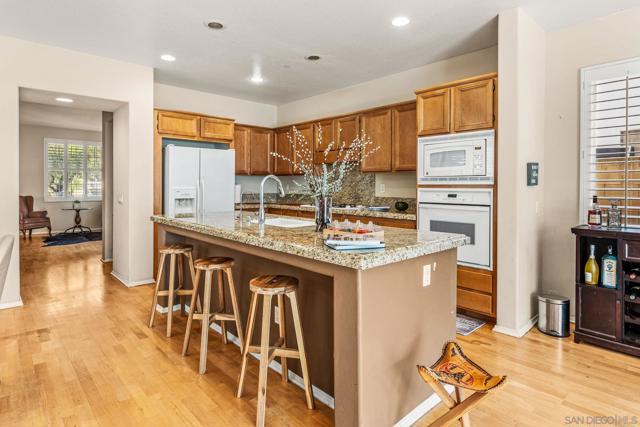 22 Silver Forest Court, Azusa CA: https://media.crmls.org/mediaz/60fe9b59-a03e-4589-a724-986d661509bf.jpg
