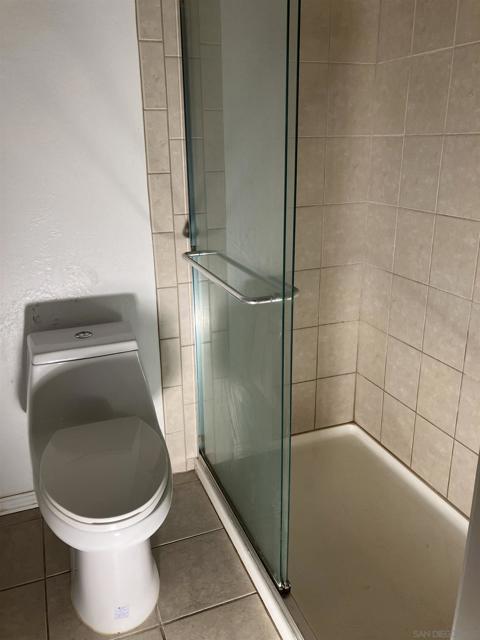 7360 Calle Cristobal, San Diego CA: https://media.crmls.org/mediaz/610073d9-d836-498b-aac8-b0b671eb2c37.jpg