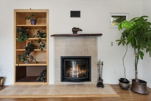 334 Park Way, Santa Cruz CA: https://media.crmls.org/mediaz/6100e848-7054-48a7-98d6-b1a8e47ef45d.jpg
