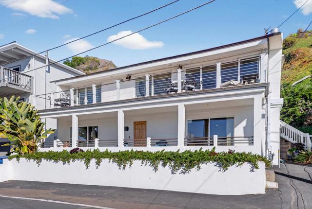 619 Beach Drive, Aptos CA: https://media.crmls.org/mediaz/61011fb7-611a-46f9-aa3b-73a5183ea50e.jpg