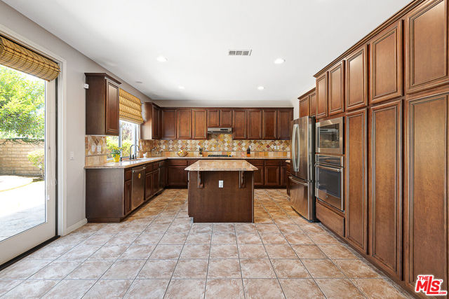 Large Kitchen