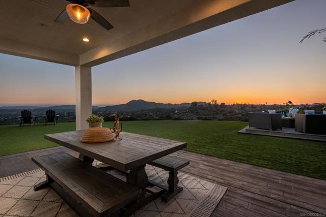 14546 Highcrest Ct, Poway CA: https://media.crmls.org/mediaz/61021a55-405b-4f01-985b-d27e6f944d3d.jpg