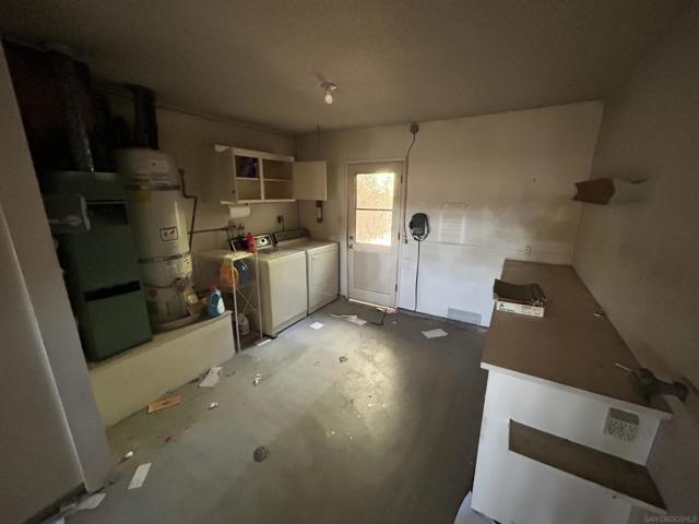 1638 La Tierra Ln, San Marcos CA: https://media.crmls.org/mediaz/6102292c-3997-4228-ae0f-78e039cac951.jpg