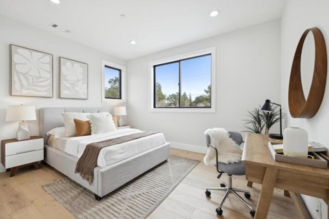 1074 Riverside Drive, Los Altos CA: https://media.crmls.org/mediaz/6102405f-bf72-4c8a-94b3-0c54efd56d92.jpg