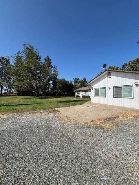 12445 Alta Mesa Road, Herald CA: https://media.crmls.org/mediaz/61032e83-cd91-4a98-8099-29dd69057680.jpg