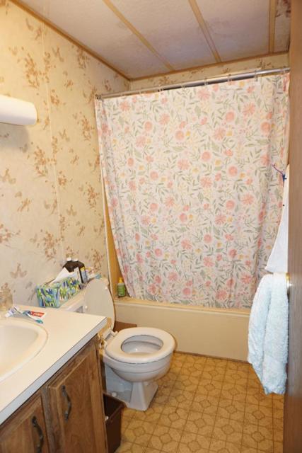2514 Linden Street, Oakland CA: https://media.crmls.org/mediaz/61035c64-706d-4406-b43b-d69c3c079b20.jpg