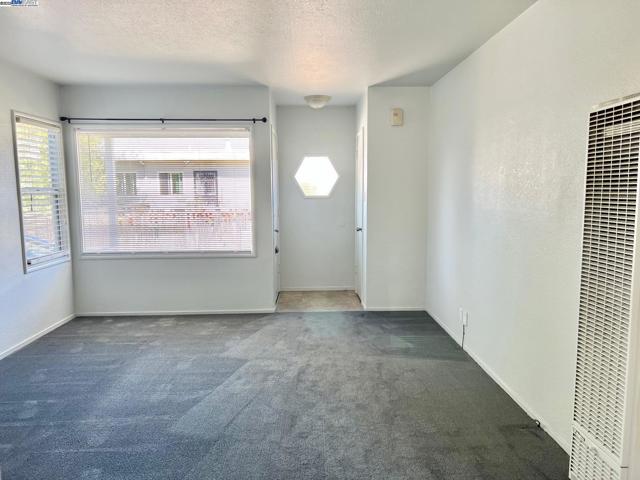 3594 Somerset Ave, Castro Valley CA: https://media.crmls.org/mediaz/6103ef3b-3c6a-4eb7-970e-1378fba945fc.jpg