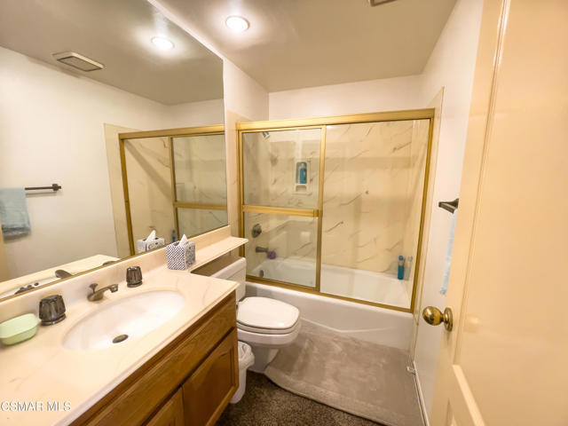 5964 Ruthwood Drive, Calabasas CA: https://media.crmls.org/mediaz/6103f9d5-296e-443d-966b-d2b02350bf73.jpg