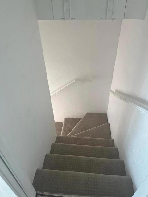 632 W 39th Avenue, San Mateo CA: https://media.crmls.org/mediaz/61047e1c-efe4-4139-8adc-3fb303025fb4.jpg