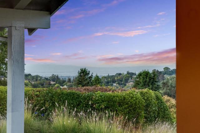 25850 Vinedo Lane, Los Altos Hills CA: https://media.crmls.org/mediaz/6104cb1c-fcd8-4e17-b78c-1ebd9ea6a096.jpg