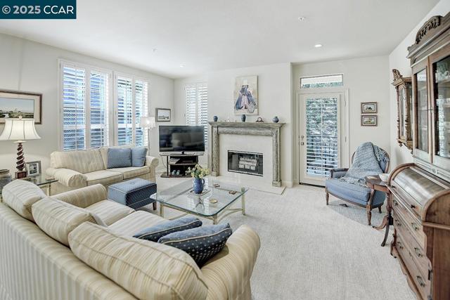 5920 Horsemans Canyon Dr, Walnut Creek CA: https://media.crmls.org/mediaz/6105d4cb-4cd4-4334-9fbe-db90c4ebe7f5.jpg
