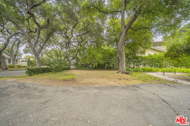 520 Winthrop Road, San Marino CA: https://media.crmls.org/mediaz/61081dfa-2d2c-4d1d-ae71-7608ee67722b.jpg