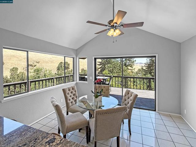 130 Hillcroft Way, Walnut Creek CA: https://media.crmls.org/mediaz/61081ed4-cfe2-4c94-897a-841a52bb6bee.jpg