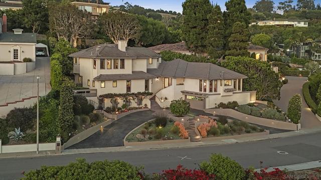 7207 Fairway Rd, La Jolla CA: https://media.crmls.org/mediaz/61095ca1-716a-4cfb-8c04-750501ee98a3.jpg