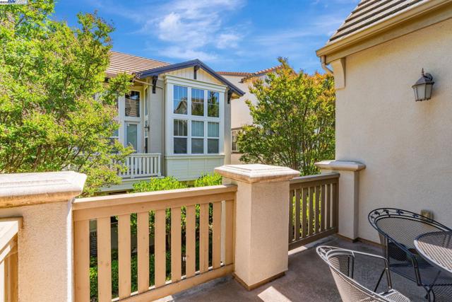 40252 Bonica Rose Terrace, Fremont CA: https://media.crmls.org/mediaz/6109a008-8752-4e4a-88ad-78992f61661a.jpg