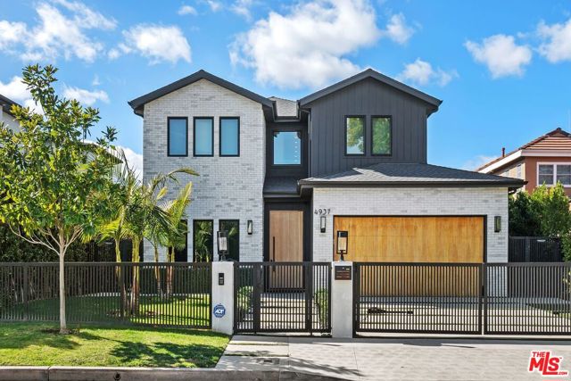 4937 Rubio Avenue, Encino CA: https://media.crmls.org/mediaz/610a2626-e93b-44e8-b464-ee9b7c4368de.jpg