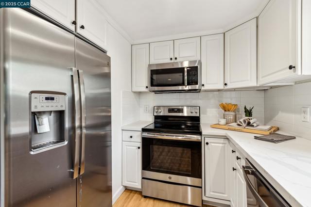 2877 Fountainhead Drive, San Ramon CA: https://media.crmls.org/mediaz/610c2b98-7a2a-4955-82ba-4de2597c9d76.jpg