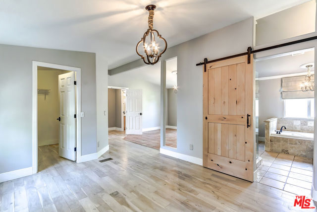 117 Navajo Lane, Topanga CA: https://media.crmls.org/mediaz/610c8fc1-2b4a-4ebd-8aa6-b4a67bd3a907.jpg