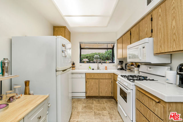 723 Seneca Street, 17 photo 8