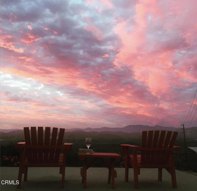 1077 Garrido Drive, Camarillo CA: https://media.crmls.org/mediaz/610cd352-9b73-45d7-b37a-f646af90a763.jpg